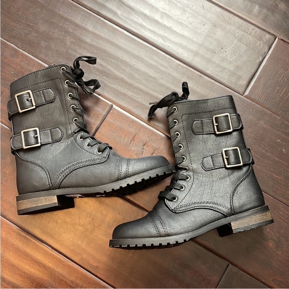 Combat Boots 🥾